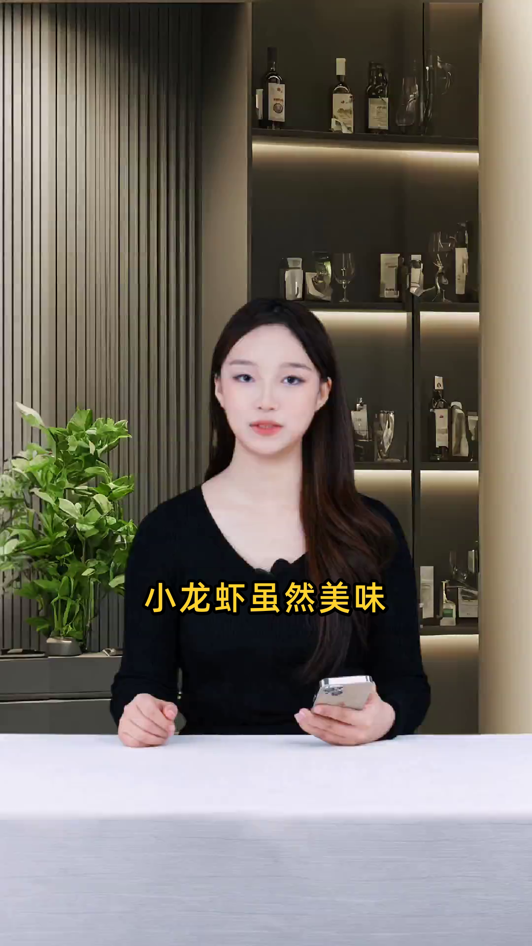 小龙虾的十大潜在害处包括消化不良、胆固醇升高、诱发痛风、高热量负担、寄生虫感染、重金属中毒