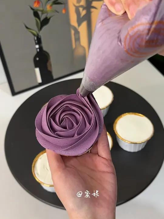 纸杯蛋糕的做法人气蛋糕推荐38女王节裱花嘴 视频同款花嘴左下角