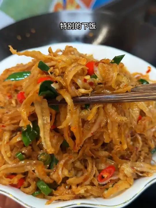 辣椒炒干贝边,真的好好吃又下饭!