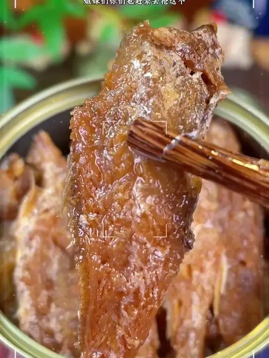 不管你爱不爱吃鱼都要尝尝这个黄花鱼罐头,不咸不腥都是蒜瓣肉
