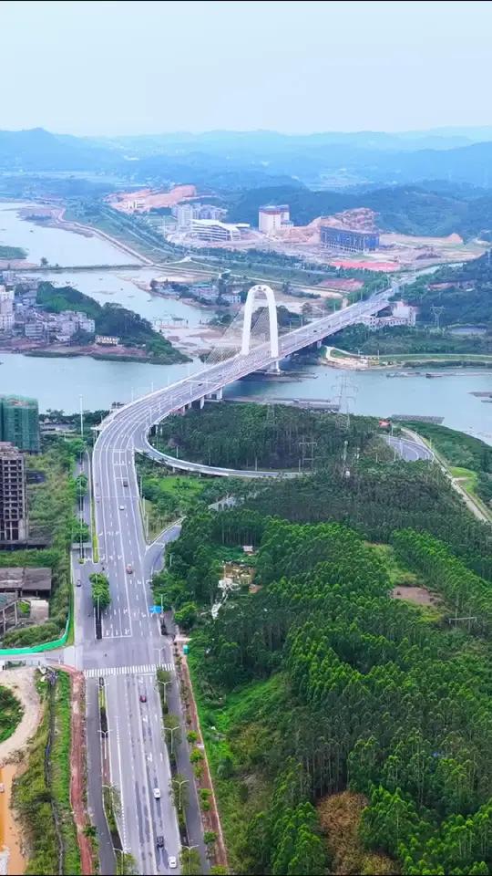 自驾防城港游玩,必走一次针鱼岭大桥