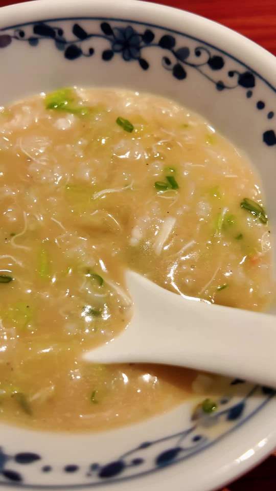 嗨！朋友，你们那边冷吗？我做一碗暖心粥送给你！