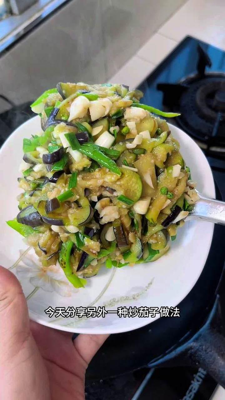 分享茄子的家常做法，家常炒茄子片原汁原味好吃下饭
