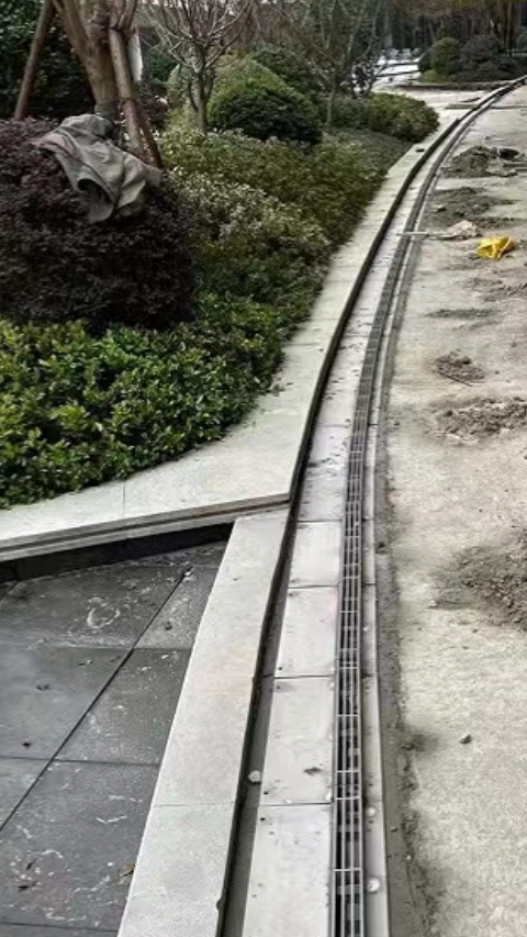 常州速派通:庭院绿化鹅卵石成品排水沟