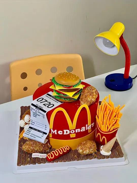制作一个麦当劳麦辣鸡腿堡套餐 南宁蛋糕定制 沉浸式做蛋糕 南宁蛋糕 麦当劳鸡腿堡 麦当劳蛋
