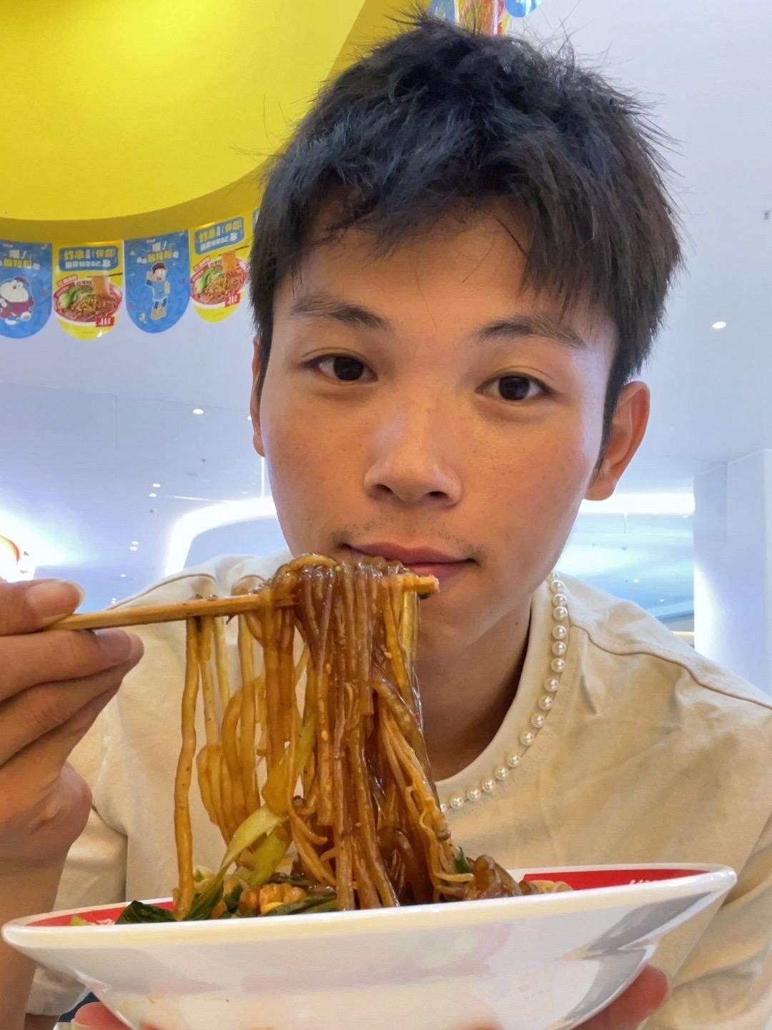 夸父炸串的酸辣粉这么好吃 嗦粉 这也太好吃了 太香啦 夸父炸串 酸辣粉 -广告