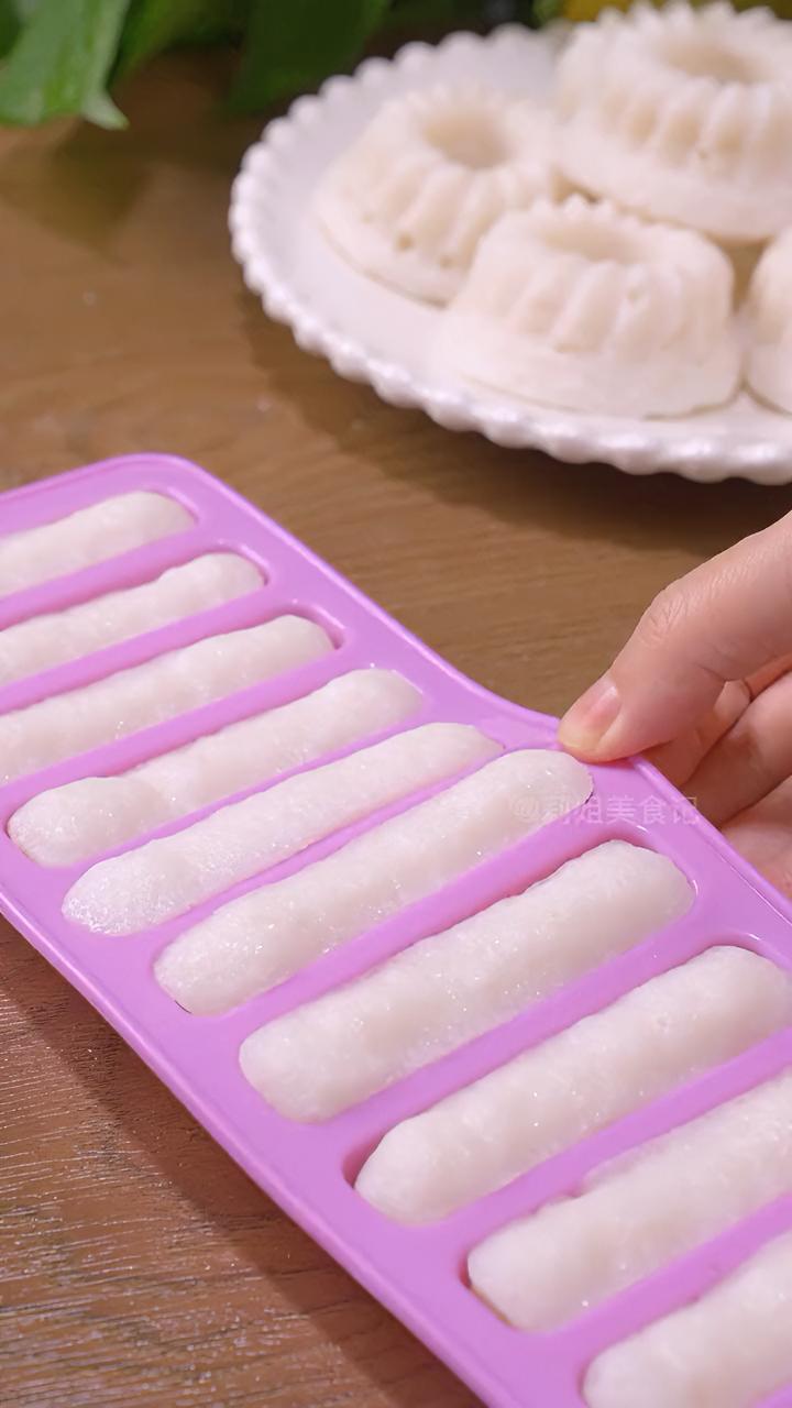 家里有孩子喜欢吃鱼肠的,一定要向我这样做,搭配宝宝裙带菜还能做汤给孩子吃 鱼肠 裙带菜