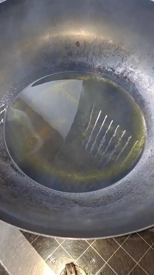 中秋三件套已经安排上了 烂肉茄子 月饼、螃蟹、黄酒,中秋三件套一样都没有,做个烂肉茄子