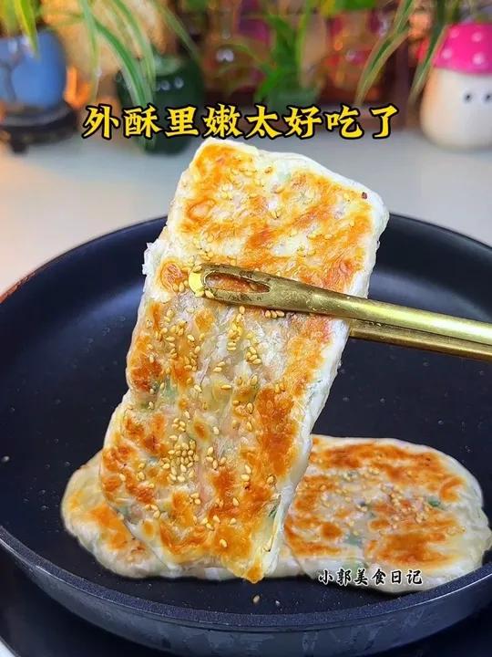 早餐不用揉面,10分钟就能搞定这个孩子爱吃香酥肉饼,而且做法特别简单#早餐饼 #花样面食 