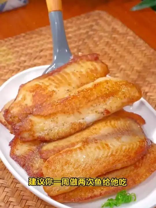 高蛋白低脂低热量的鱼排哦,咱家都是活鱼现捞现杀,通过液氮锁鲜,极速锁住鱼的口感和鲜味,收到