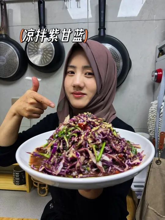 夏天没胃口？试试凉拌紫甘蓝，切丝拌匀淋上料汁，脆爽入味超解馋，低脂低卡好吃无负担，随手一做