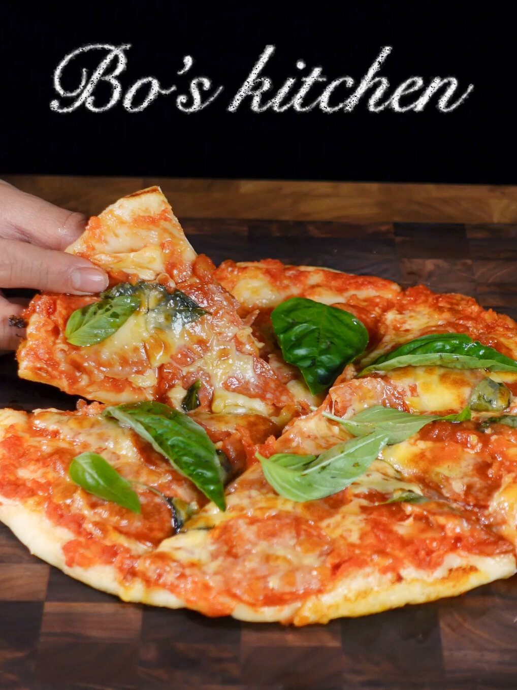 最简单的披萨做法意式传统披萨满嘴的芝士