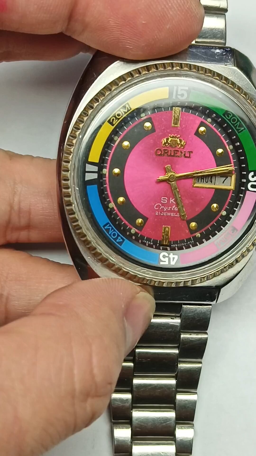 手表维修为什么要做洗油保养项目呢?