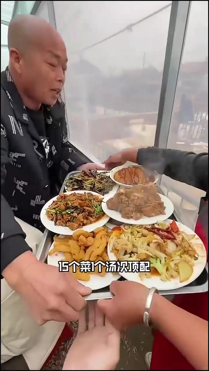东北农村大席菜，400多16个菜，你们看看硬不硬！