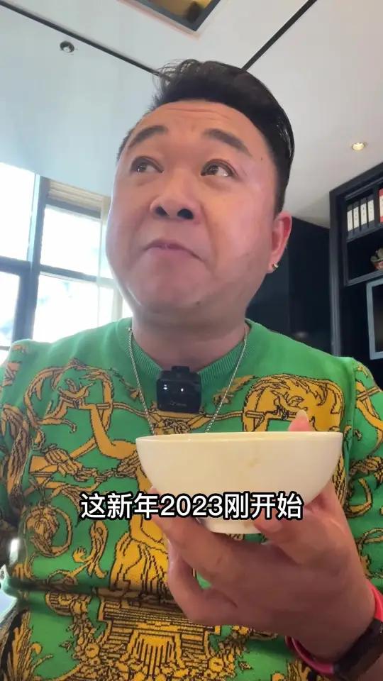 朋友们兔年大吉大利加油楚菜 在四十年前,谁几乎凭一己之力为湖北菜在中国十大菜系里挣得一席之