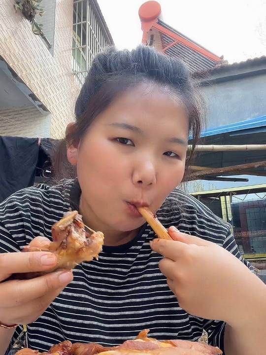 为羊蹄子跟老婆杠上了！