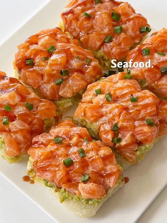 我怎么才发现这个三文鱼的吃法一口沦陷