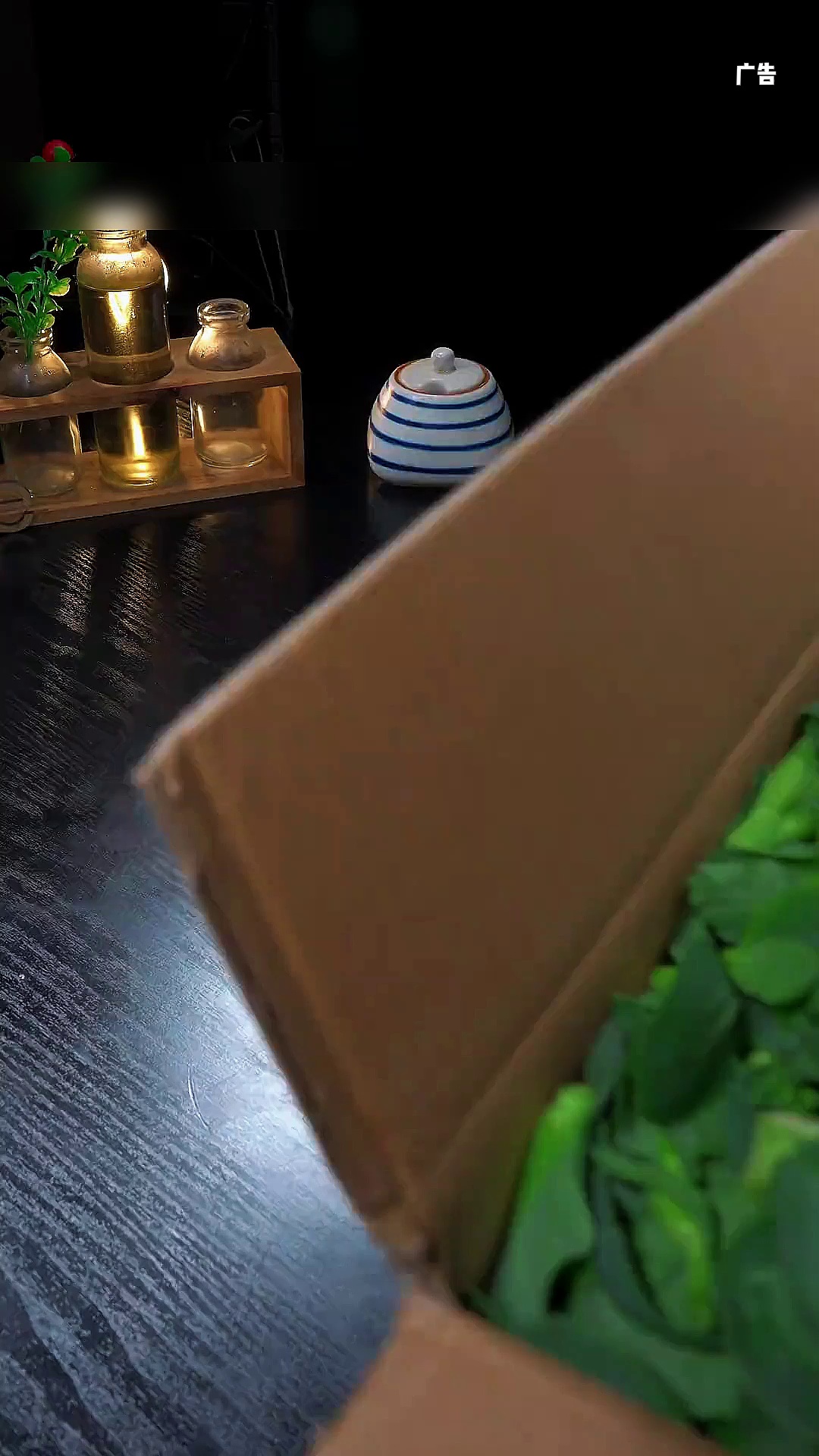 这个上霜的青菜,清甜爽口,又软又糯又甜,随便一炒就很好吃#青菜苔 #猪油炒青菜苔 #绿色蔬