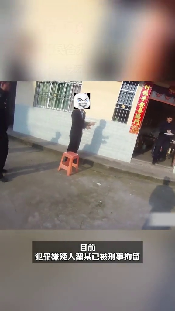 男子西装革履偷鸡摸狗,被女主人追出呵斥,警民合力将其围捕