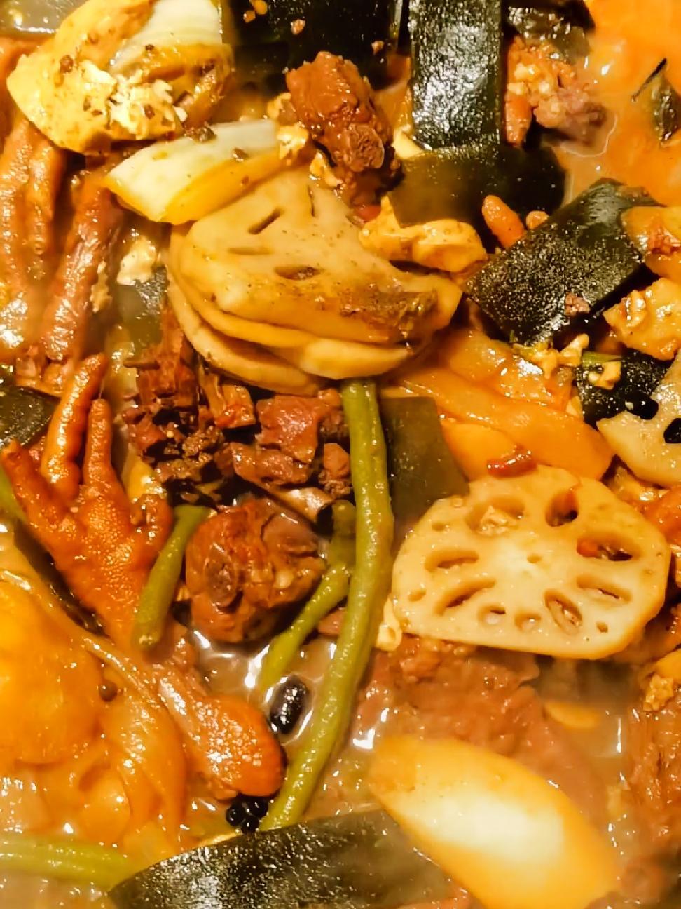 品舌尖美味——山河屯铁锅炖。美食带来的不仅是一种情怀,更是一种人生 美食 抖音美食推荐官 