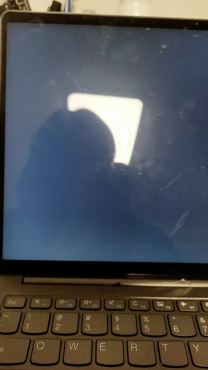 联想小新电脑屏幕一闪一闪怎么办