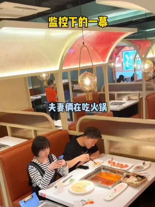 表面风平浪静,想开餐饮店的联系,我们有成品底料100多种。火锅,烤鱼,中餐,烧烤,串串等等