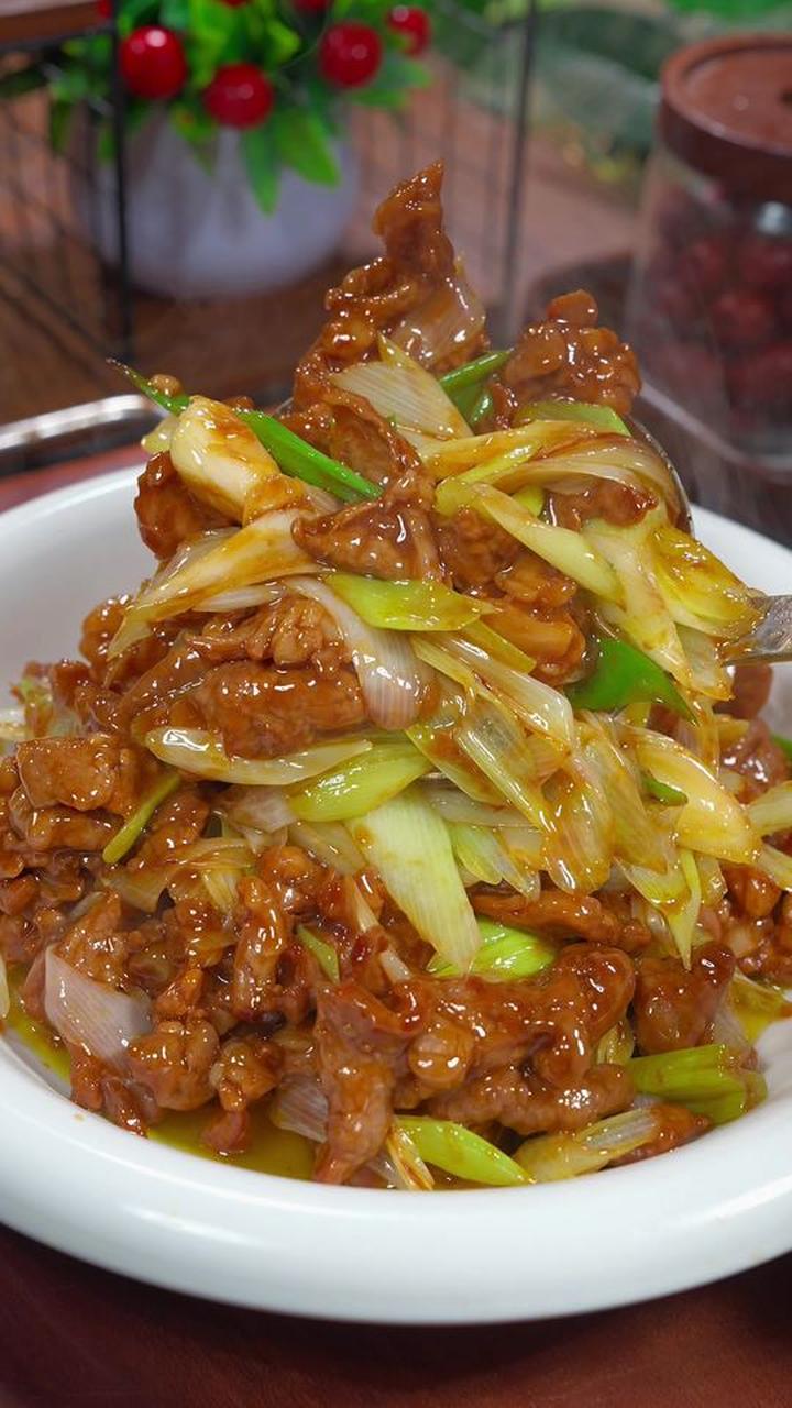 葱爆羊肉做法揭秘，葱香浓郁特别下饭