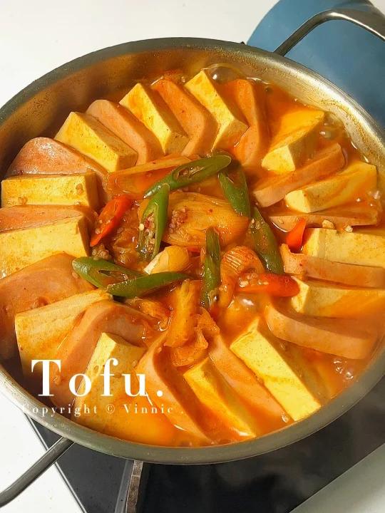 酸辣开胃又解腻暖fufu的午餐肉泡菜豆腐汤