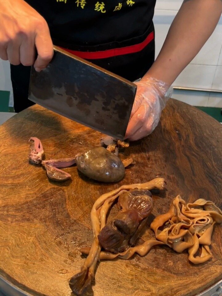 鹅内脏一套包括:鹅胗鹅肠鹅心鹅肝