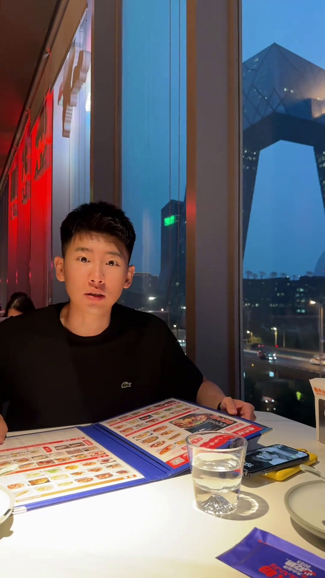 每次来北京都想吃麻六记，这次来吃上了！