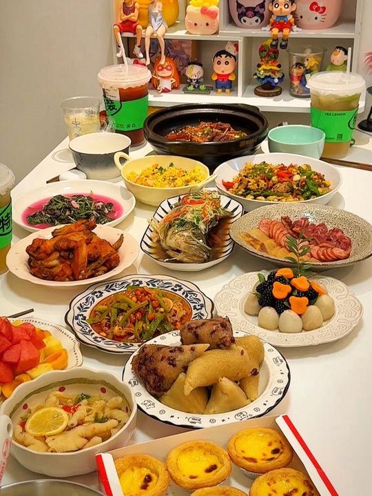 端午家宴，好友同享一桌好菜