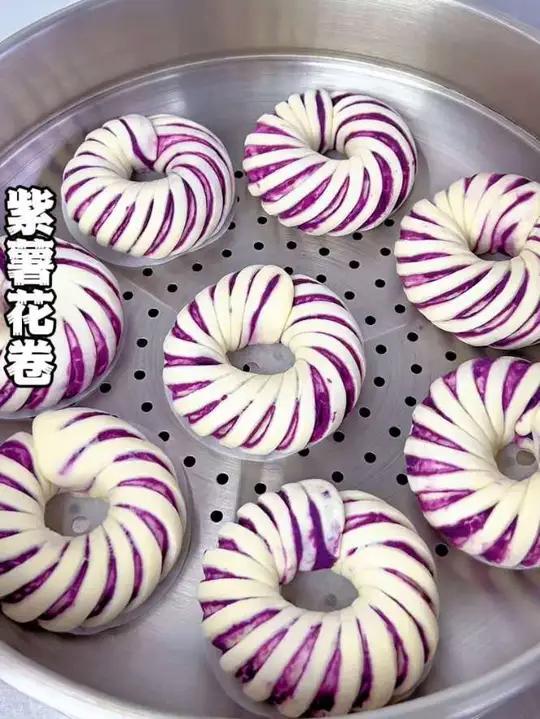 做法一看就会！松软香甜满满花青素，好看又好吃#紫薯花卷#花样馒头 #面食教程 #面食分享