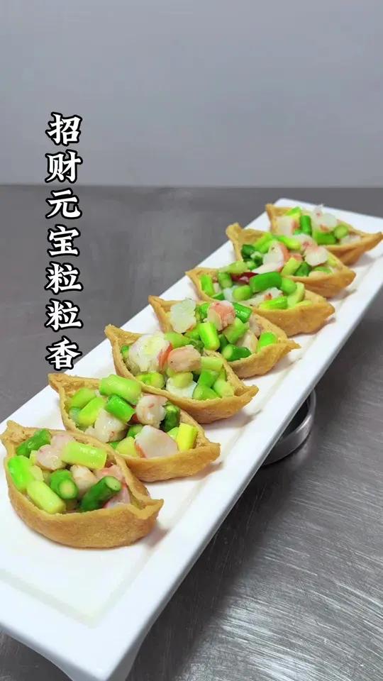 夏季小凉菜。芦笋和虾仁简单操作就能做出清淡爽口又有造型的美食