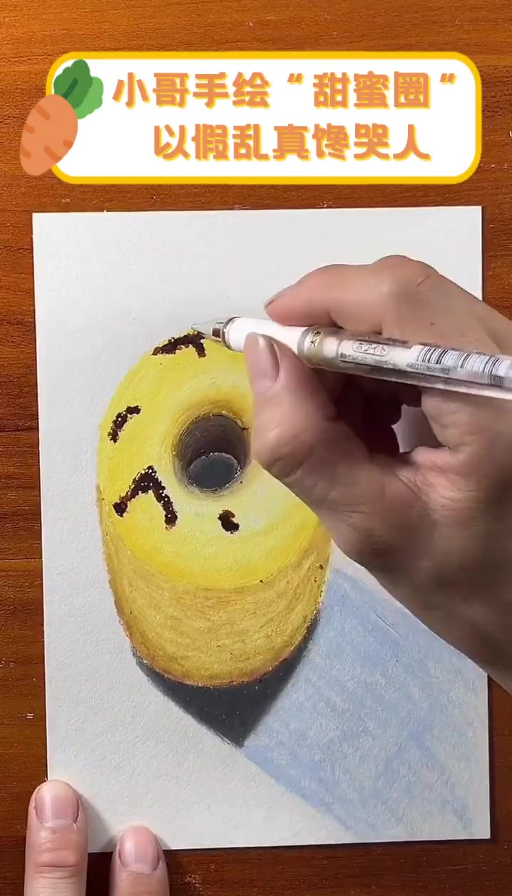 小哥手绘“甜蜜圈”,以假乱真馋哭人
