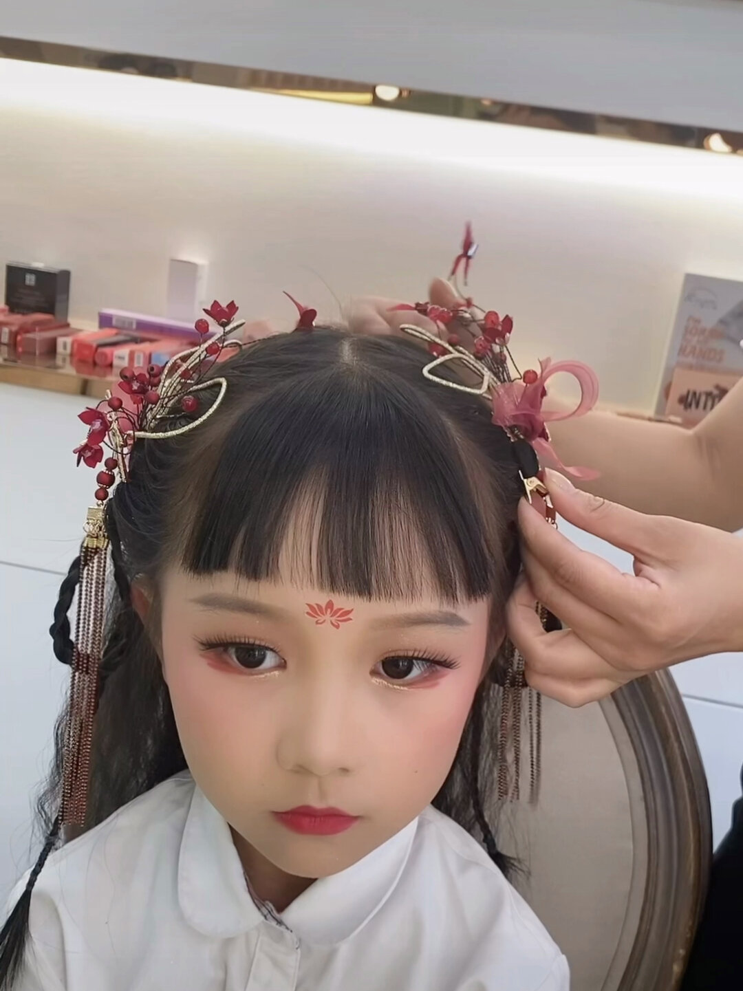 儿童舞台妆古装造型妆容要有古风感舞台妆头