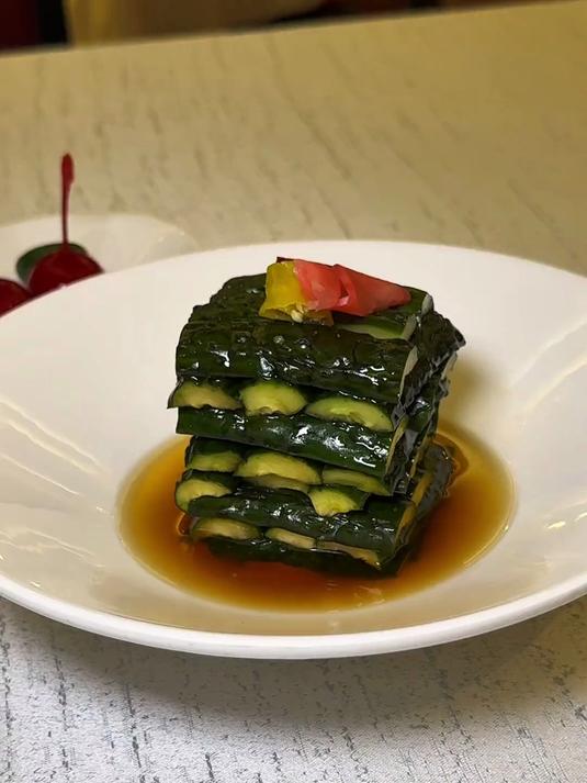 花2693.5在上海和平饭店体验一下上海本帮菜,看看到底有多快乐
