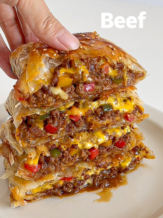 爆浆多汁的芝士牛肉卷|咬一口真是太绝了