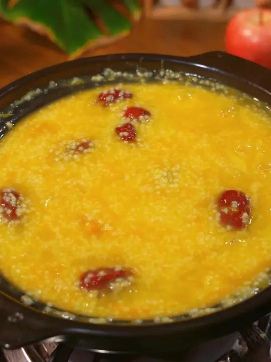 天气慢慢转凉,早上最适合来一碗小米南瓜粥,健脾养胃,软糯香甜!小米粥 五谷杂粮 喝出好气色