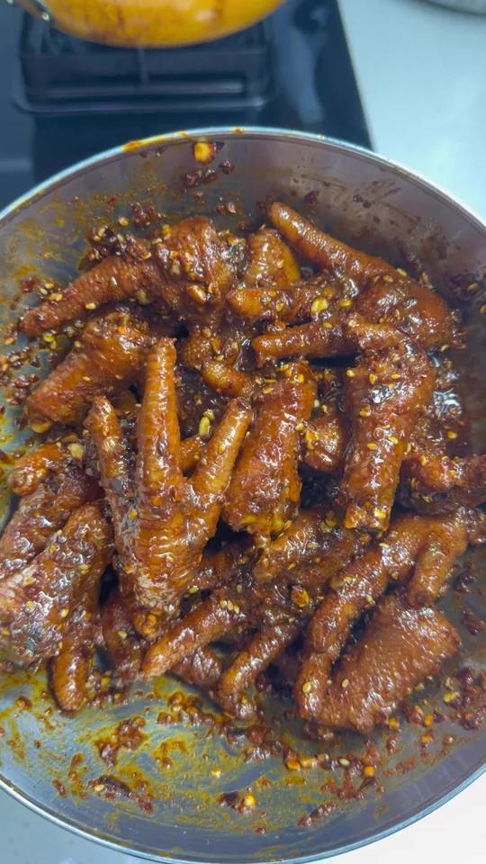 好香的鸡爪！爆辣糊辣椒鸡爪！
