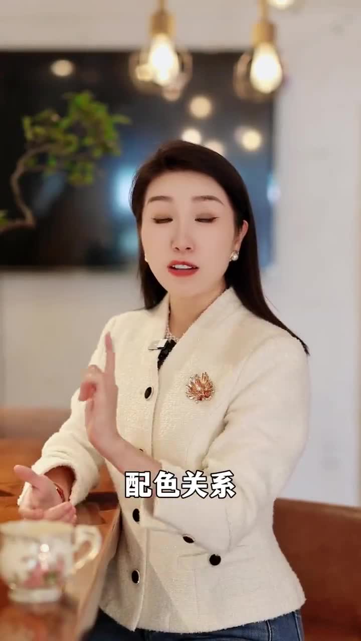 秋冬大衣这样搭才好看,秋冬大衣和内搭这样搭显白