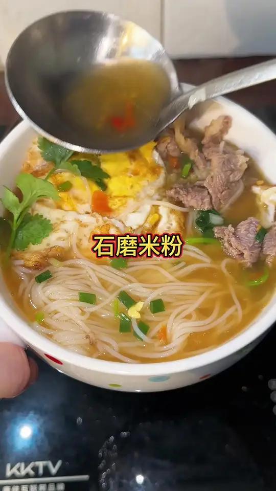 早上来一碗肉末鸡蛋汤米粉,简单又营养老少都爱吃