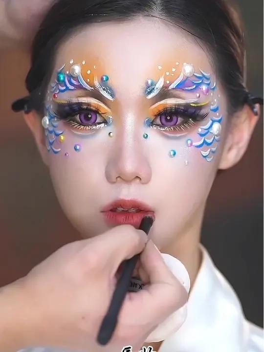 山海经“蠃鱼”COS仿妆