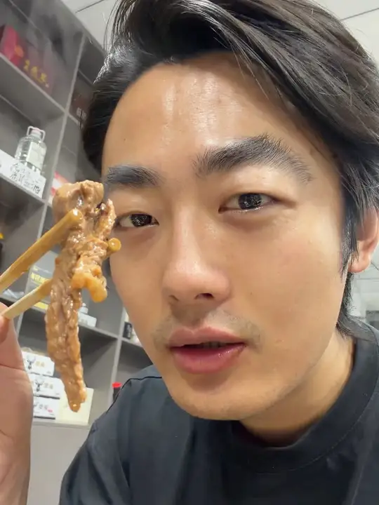 这红汤锅谁想吃