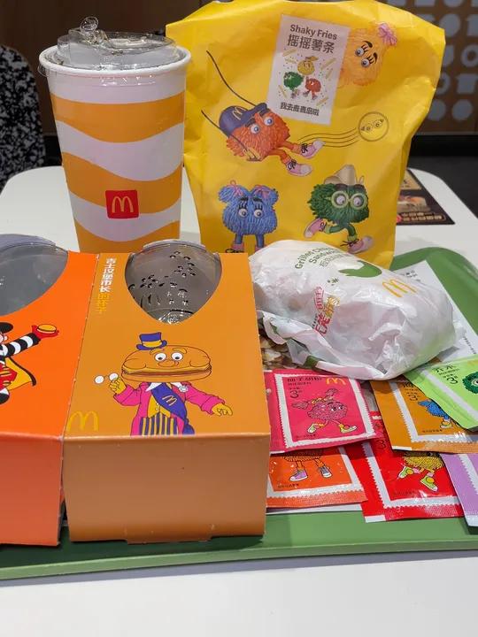 麦当劳的幸福来得太突然,可乐杯太梦幻了