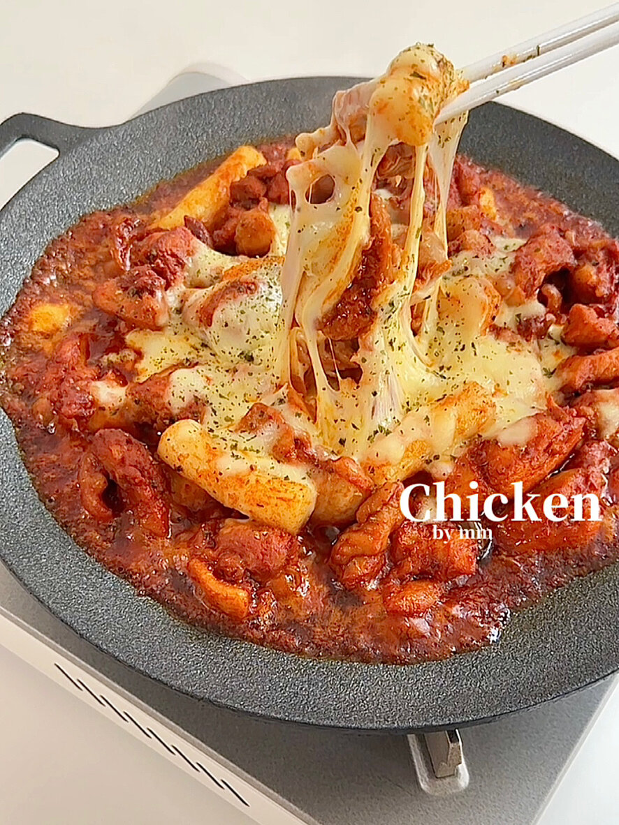 芝士辣年糕鸡|这拉丝真的绝了!巨好吃