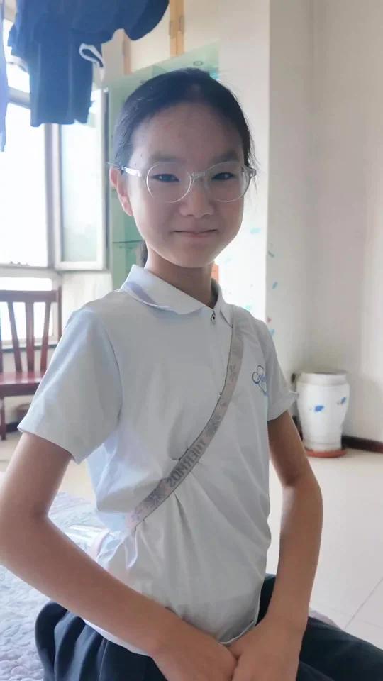 破防了!女儿听到锡伯族大西迁的故事哭惨了