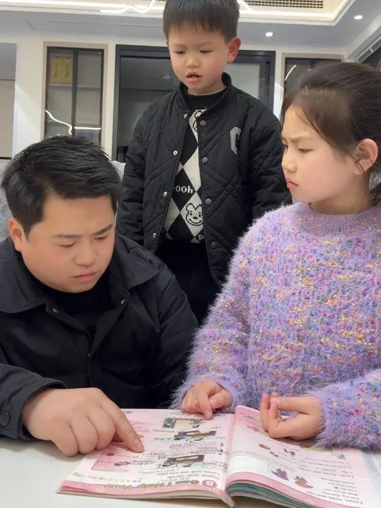 孩子说不管多大岁数学好英语都有用