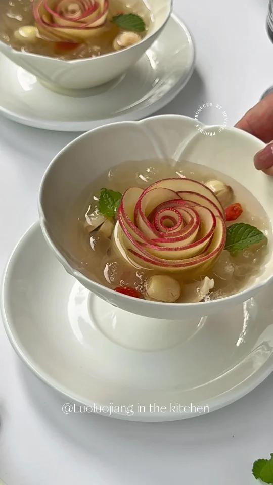 520滋养甜品百合银耳莲子羹吃出幸福感