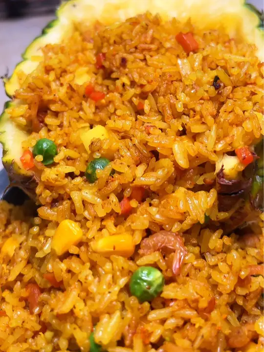 自制咖喱酱菠萝炒饭，表弟说满分不够吃