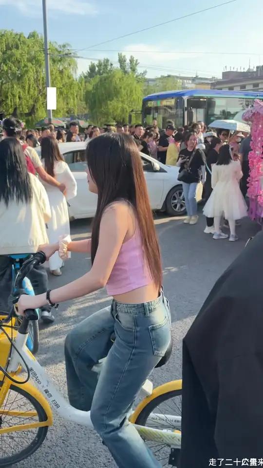西市场也能吃到好吃的辣子鸡拌面